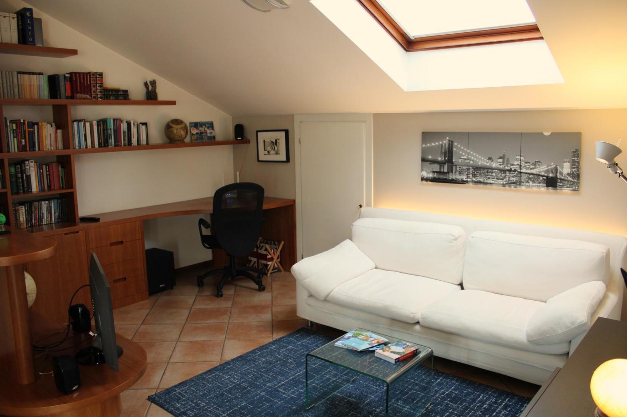 Bright Penthouse Close To Center With Terrace And Lake View Лекко Экстерьер фото